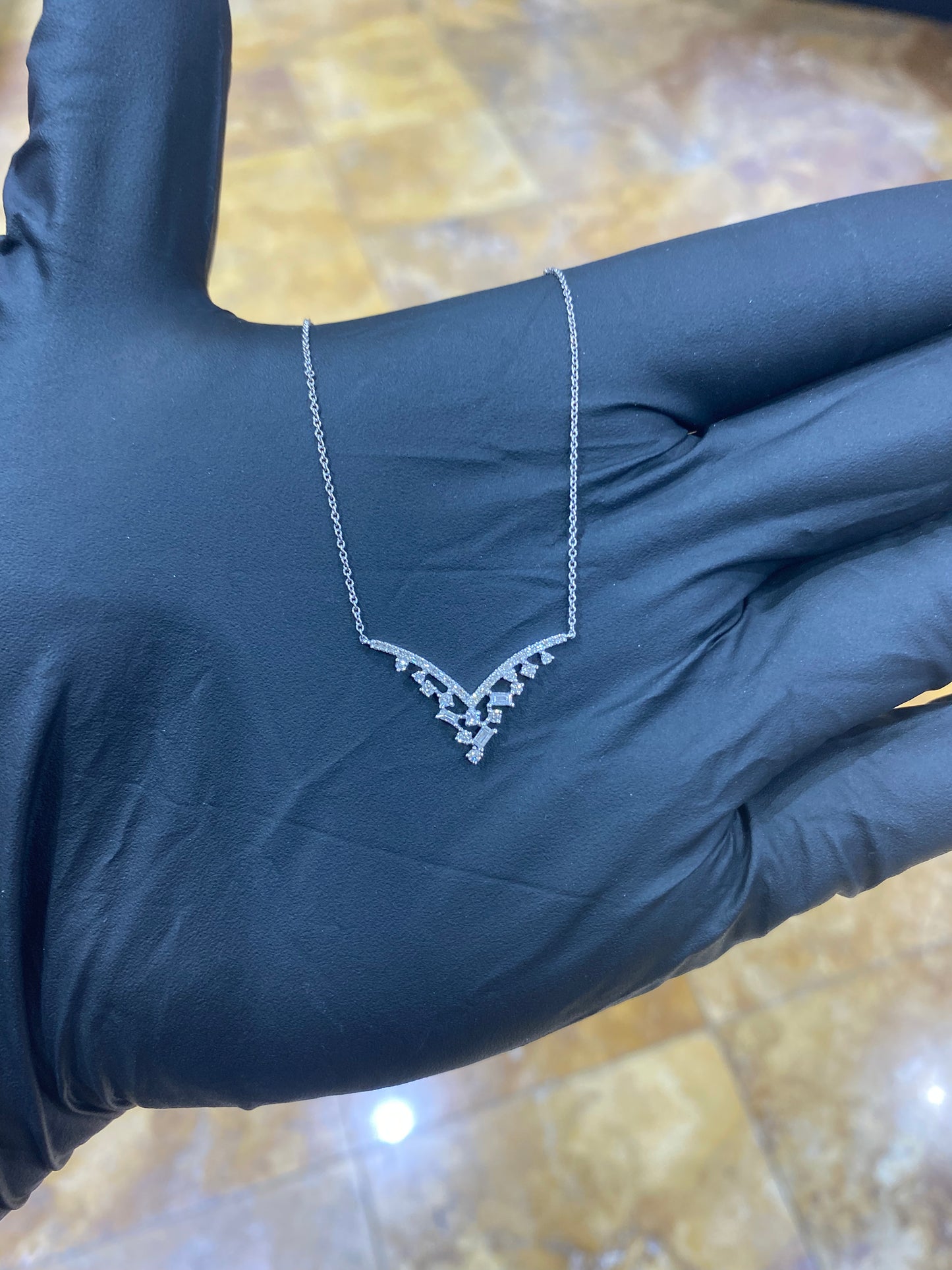 14kwg elegant necklace