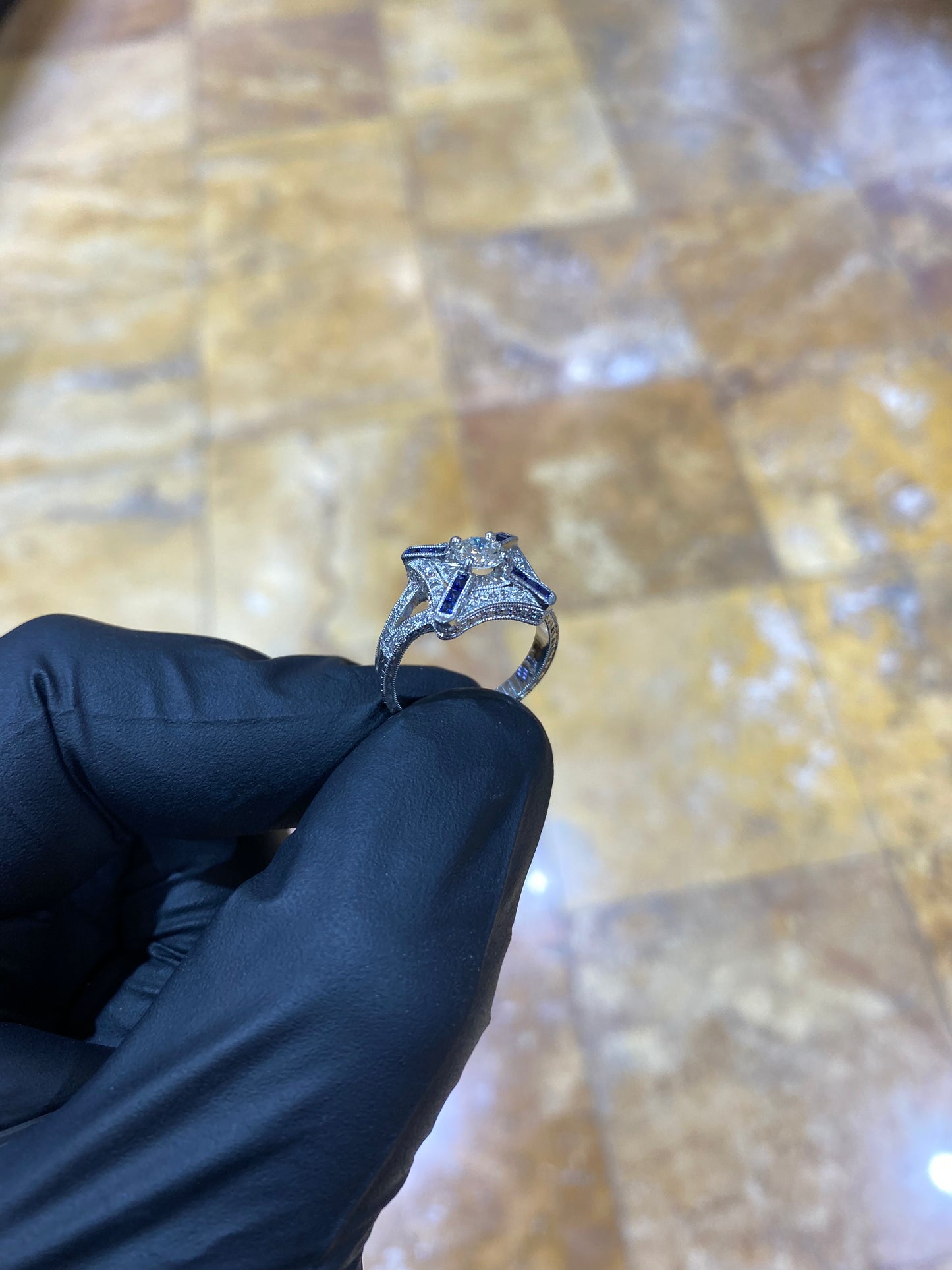 Plt Diamond & sapphire ring