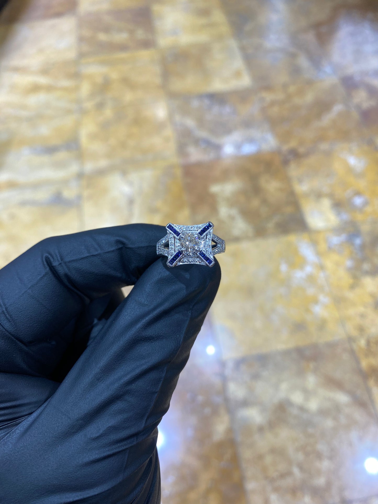 Plt Diamond & sapphire ring