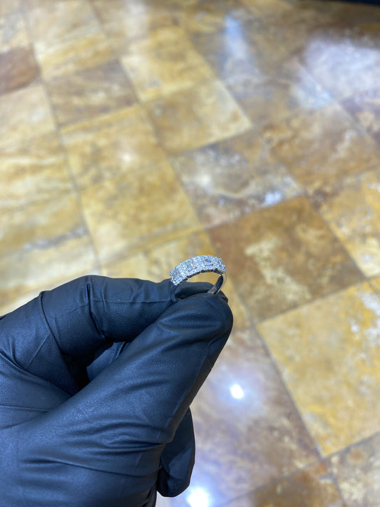 14k emerald Diamond ring